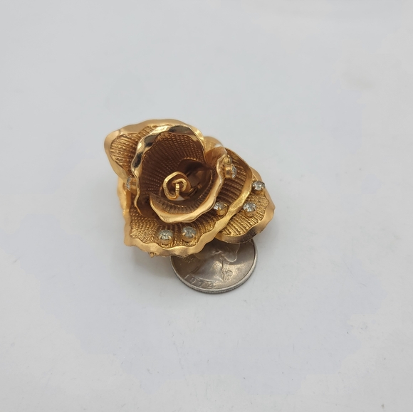 3D Rose Brooch Gold tone w/ Rhinestones & Faux Pearls Midcentury Vintage - Picture 11 of 12